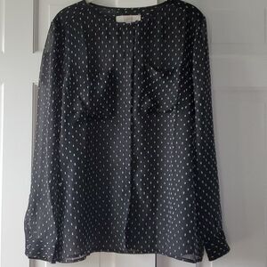 LOFT BLACK WHITE SWISS DOT SHEER BUTTON UP TOP SIZE LARGE POCKETS COLLARLESS